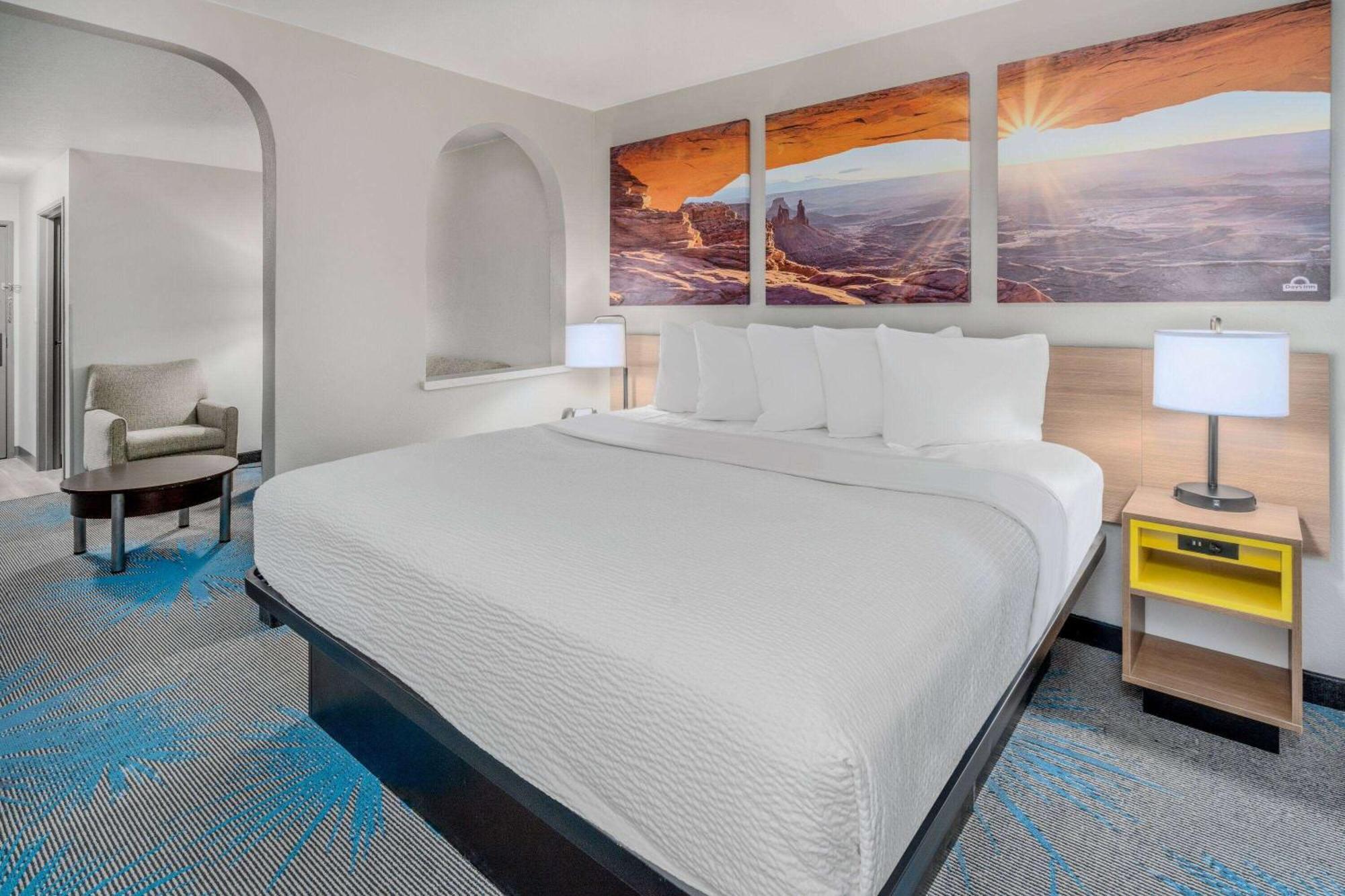 Days Inn By Wyndham Los Lunas Экстерьер фото
