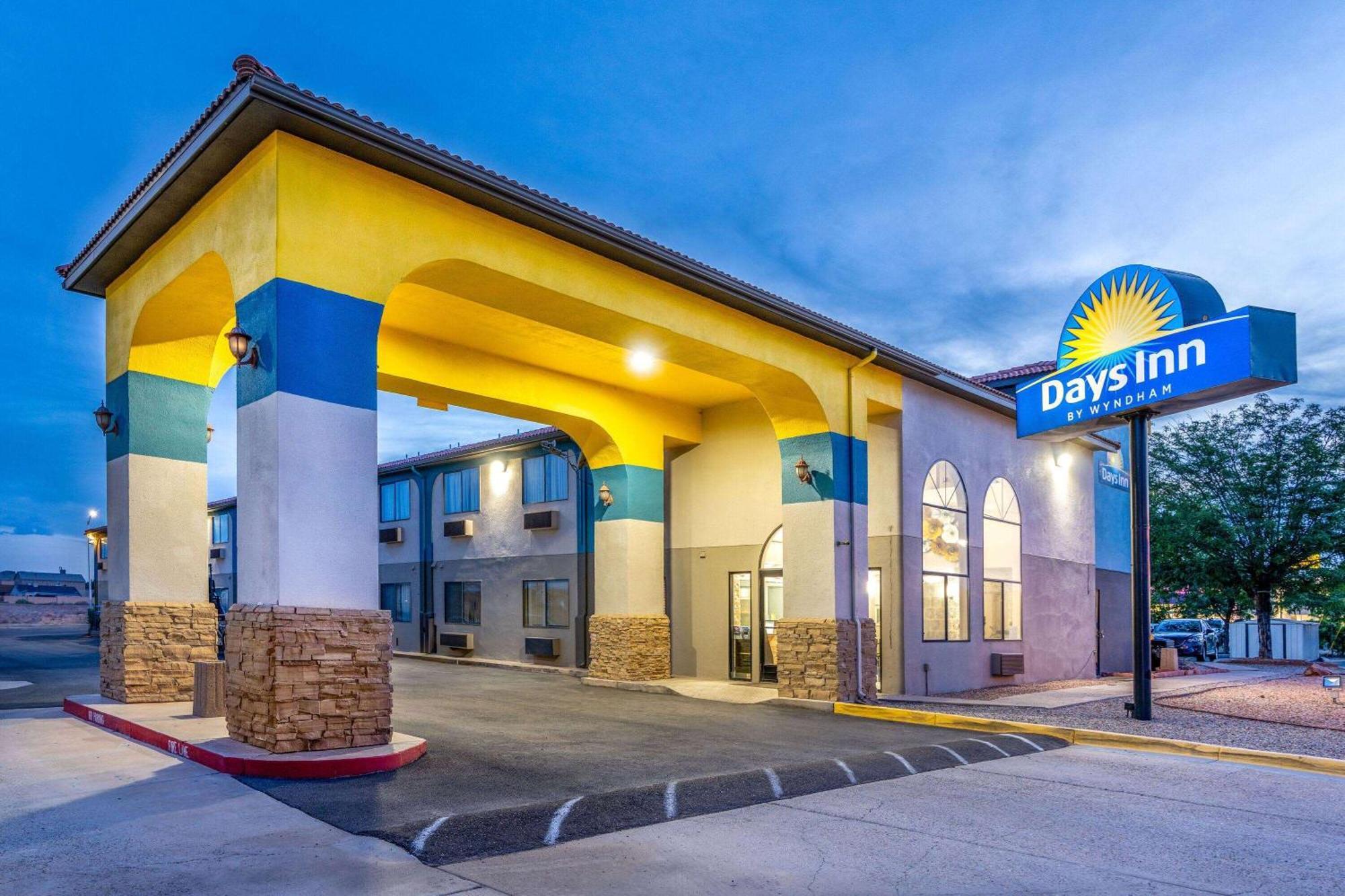 Days Inn By Wyndham Los Lunas Экстерьер фото