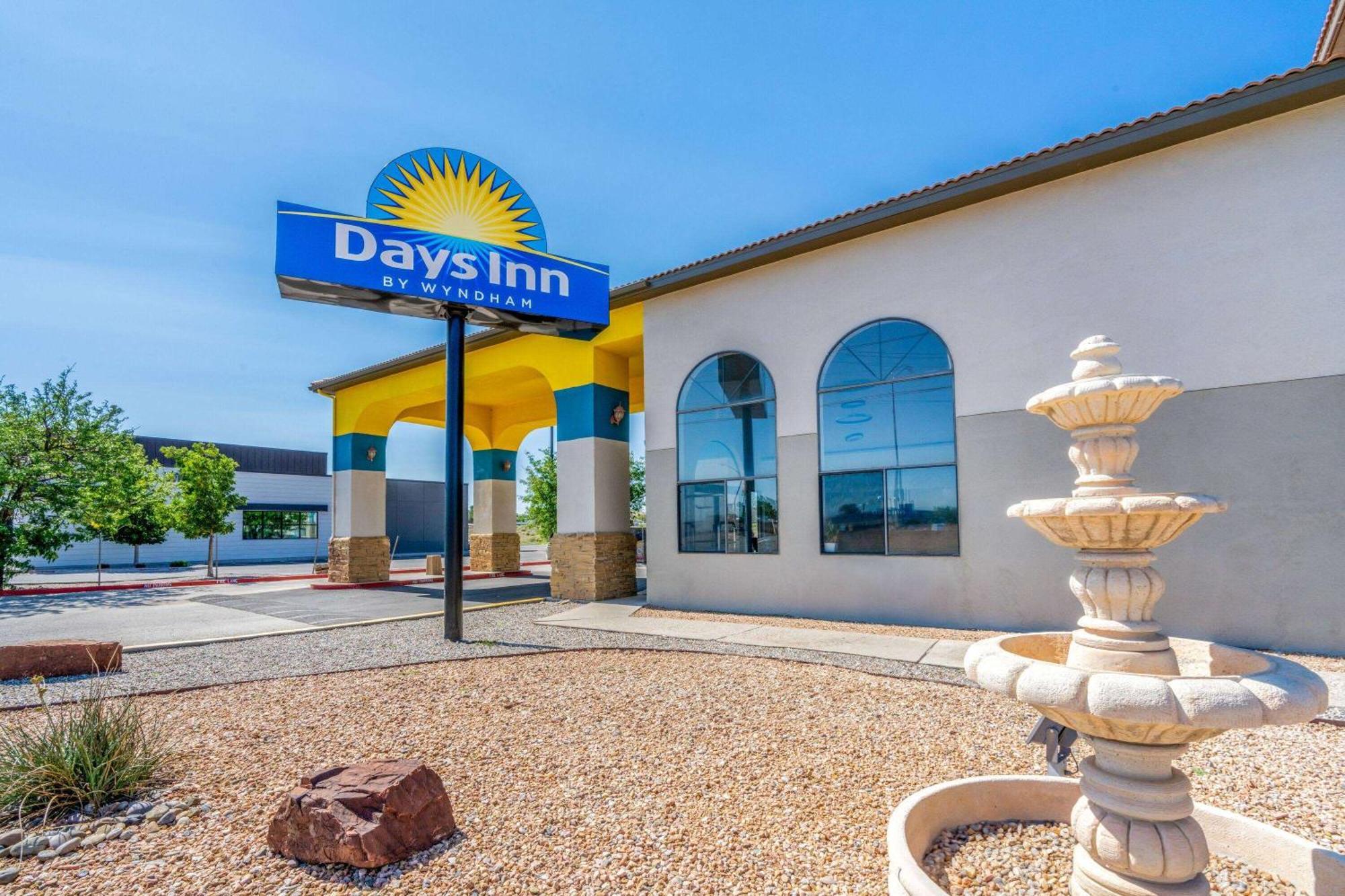 Days Inn By Wyndham Los Lunas Экстерьер фото